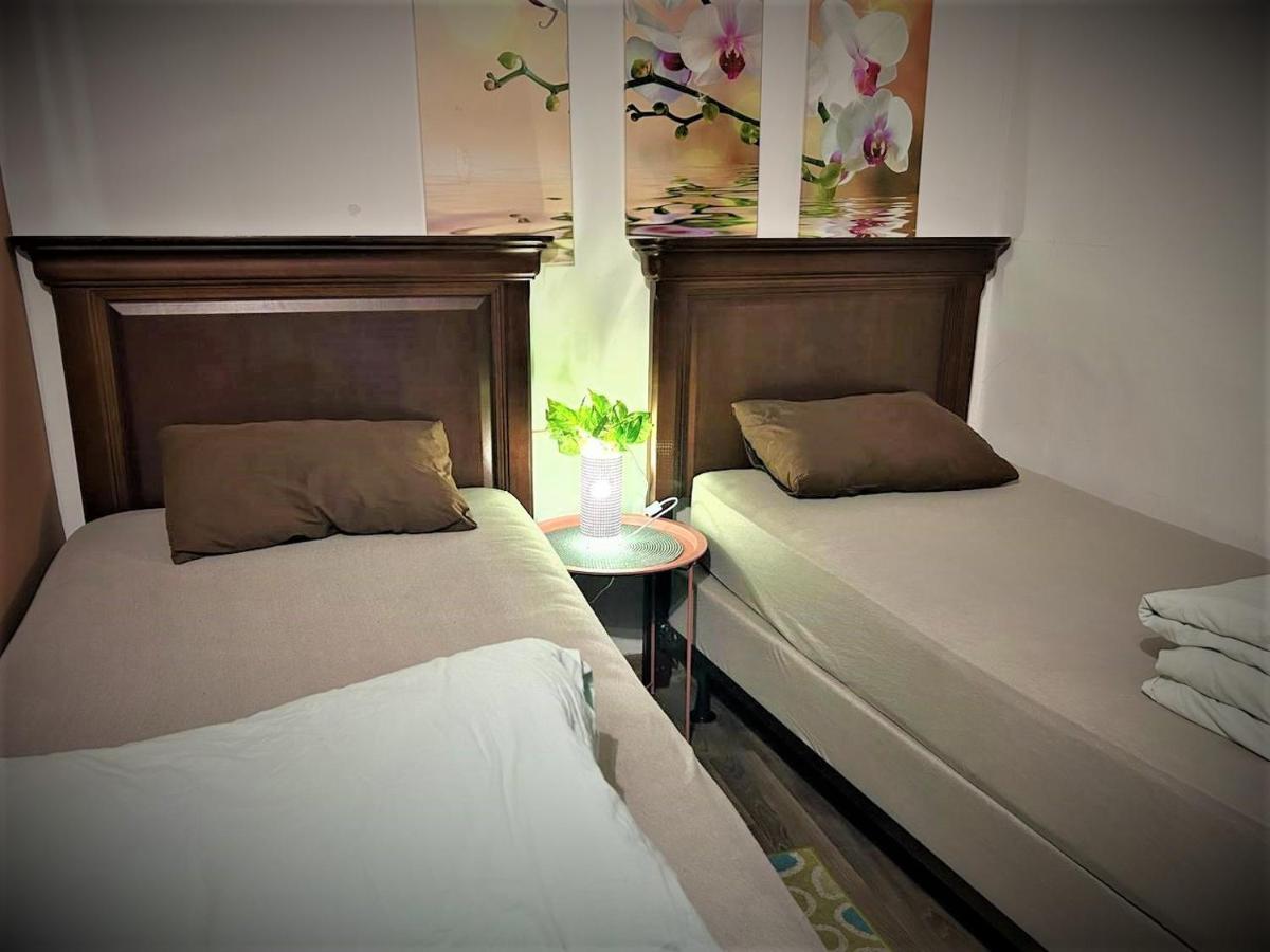 Bern Hostel Кишинёв Экстерьер фото