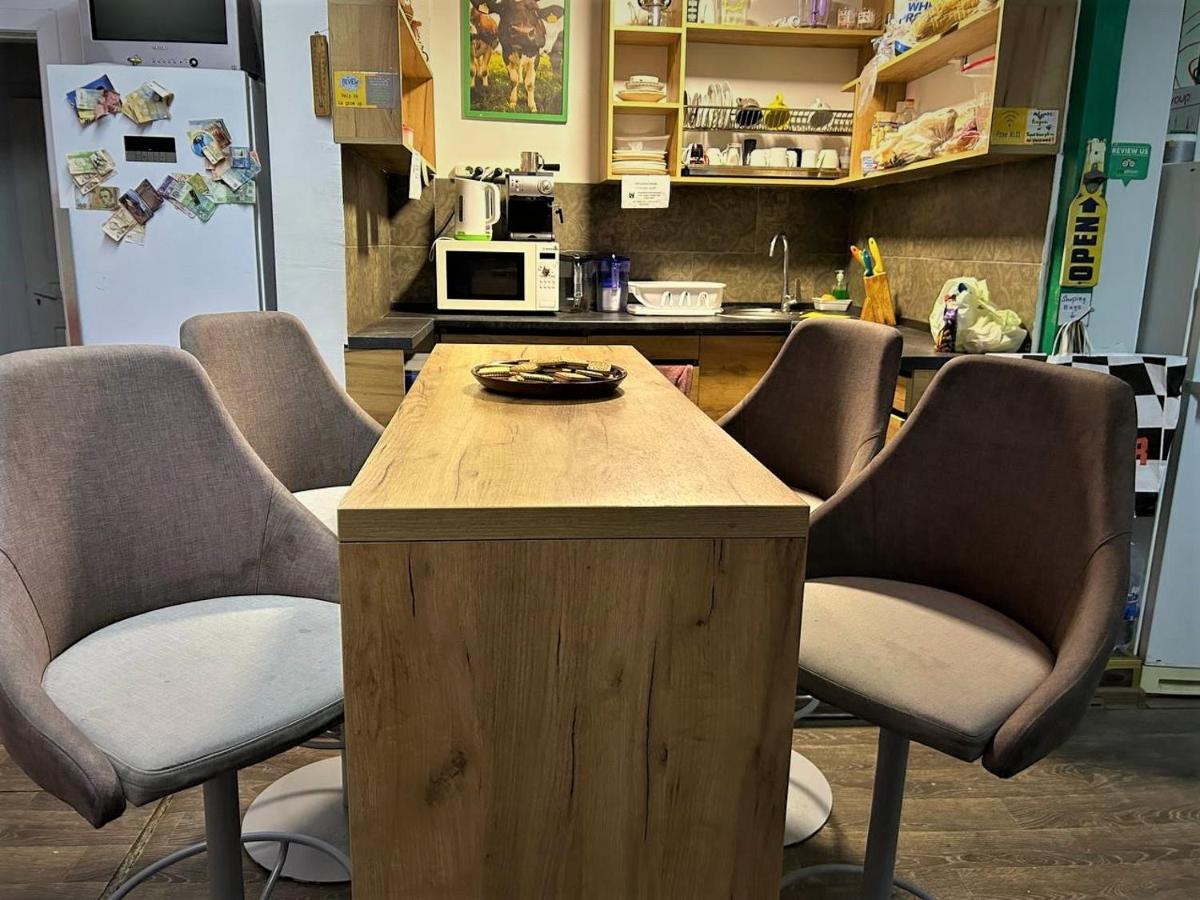 Bern Hostel Кишинёв Экстерьер фото