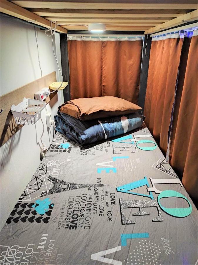 Bern Hostel Кишинёв Экстерьер фото
