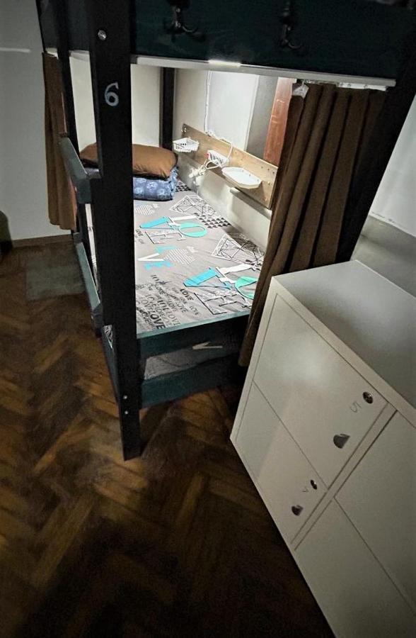 Bern Hostel Кишинёв Экстерьер фото