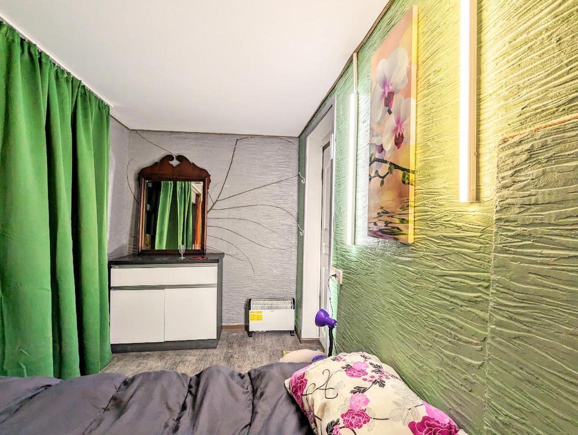 Bern Hostel Кишинёв Экстерьер фото